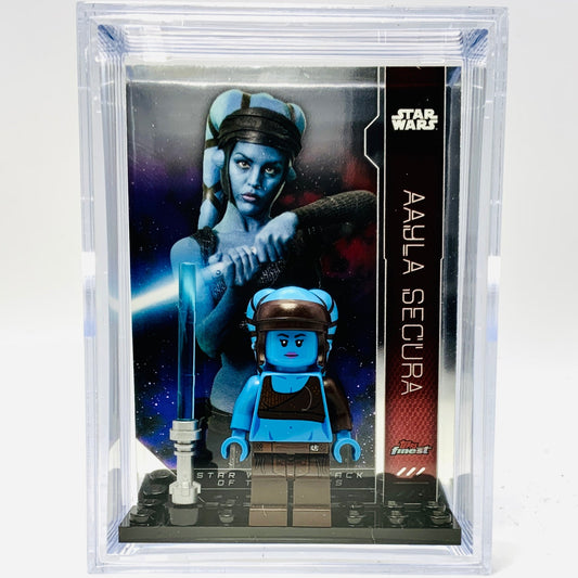 Aayla Secura with Trading Card & Collector’s Case