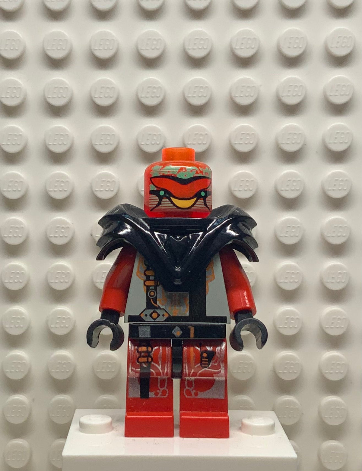 UFO Zotaxian Alien - Red Pilot with Armor and Printed Helmet (Chamon), sp046